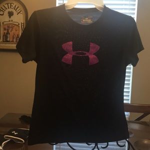 Girls Under Armour dri fit shirt